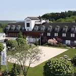 Trans World Kranichhoehe Szálloda 4*