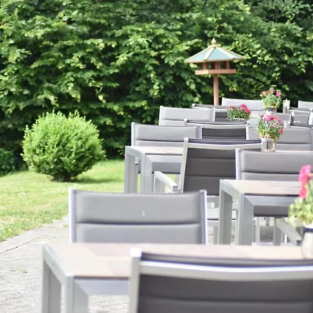 Trans World Kranichhoehe Hotel 4*