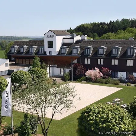 Trans World Kranichhoehe Hotel 4*