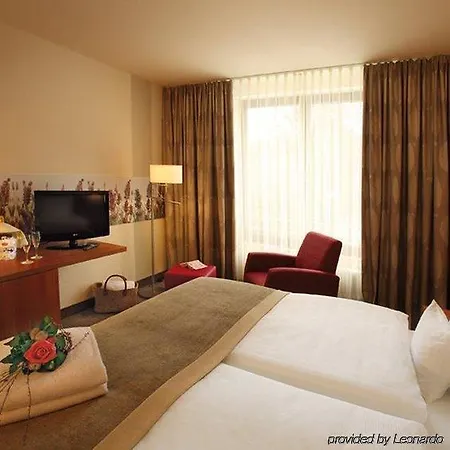 Trans World Kranichhöhe 4* Much