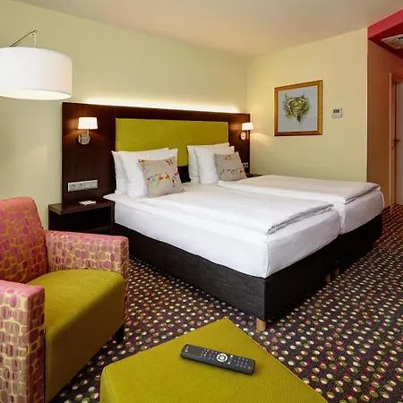 Hotel Trans World Kranichhoehe 4*