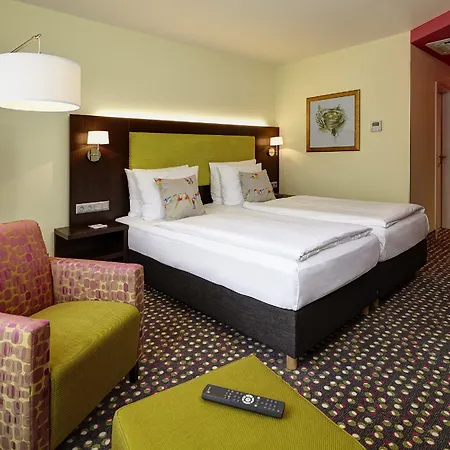 Trans World Kranichhöhe 4* Much