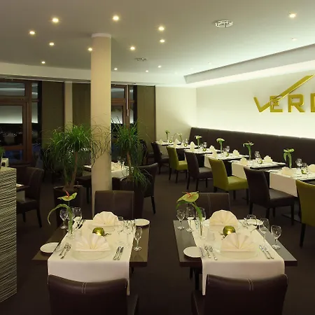 Hotel Trans World Kranichhoehe 4*