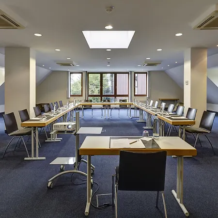 Trans World Kranichhoehe 4*