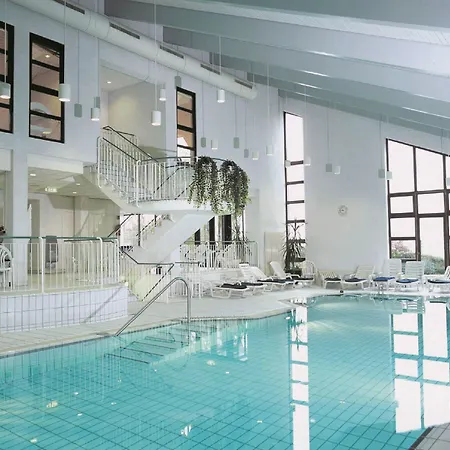 Trans World Kranichhoehe 4* Much