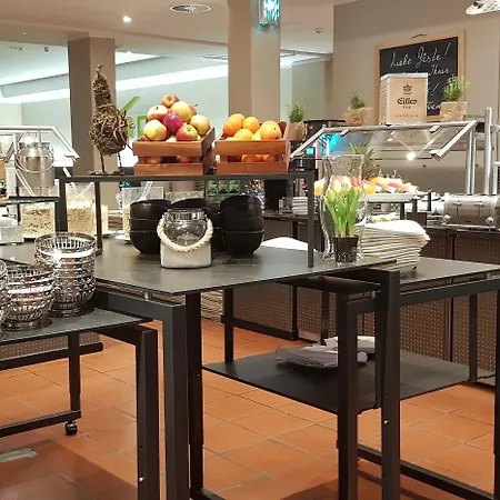 Hotel Trans World Kranichhöhe 4*