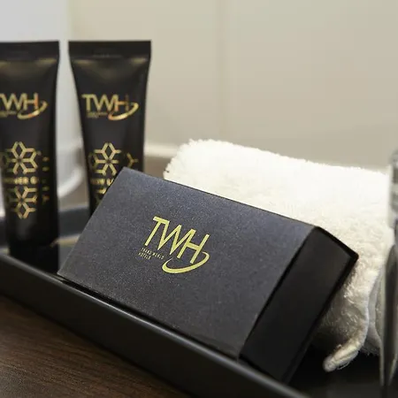 Trans World Kranichhoehe Hotel 4*