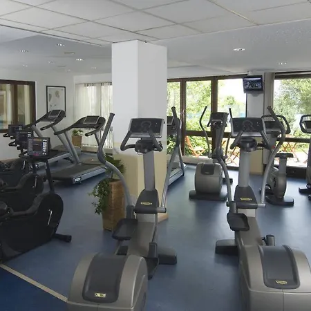 Trans World Kranichhoehe Hotel 4*
