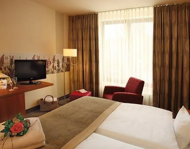 Trans World Kranichhoehe 4* 머치