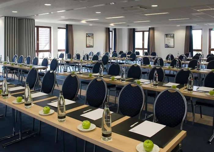 Trans World Kranichhoehe Hotel