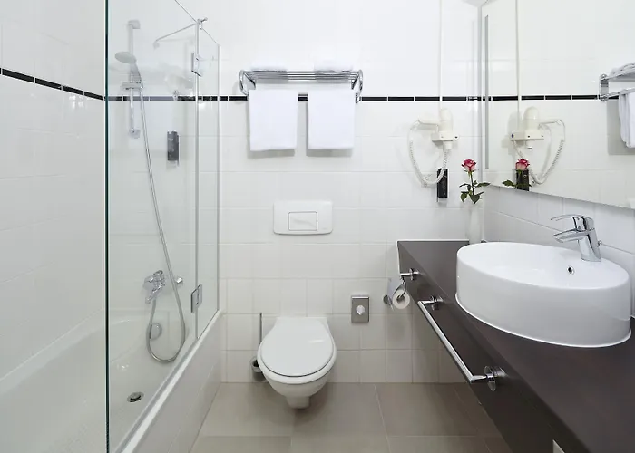 Trans World Kranichhoehe 4* מוך