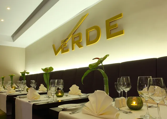 Trans World Kranichhoehe 호텔