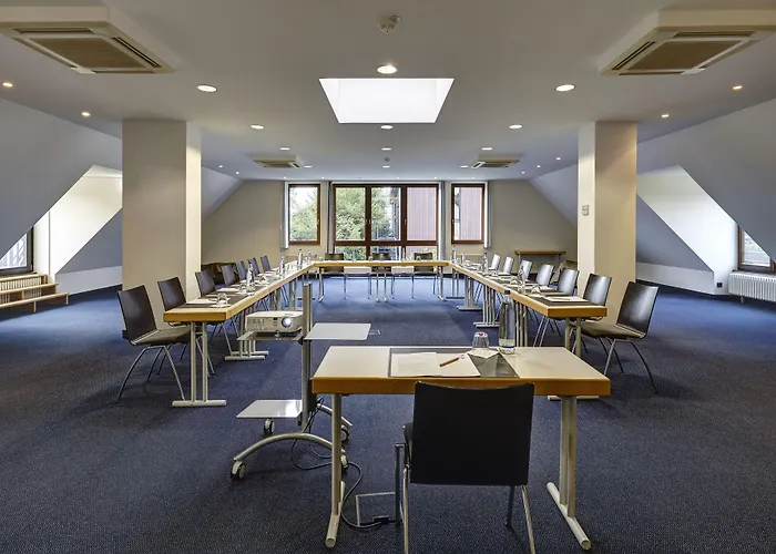 Trans World Kranichhoehe 4*