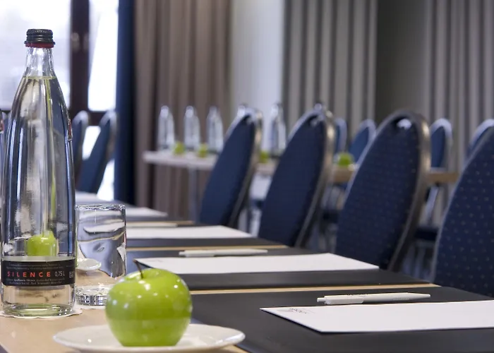 Hotel Trans World Kranichhoehe 4*