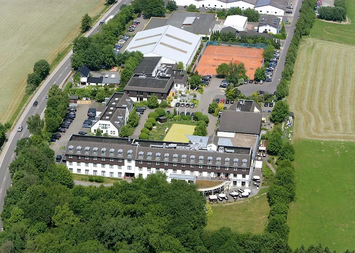 Trans World Kranichhoehe Hotel